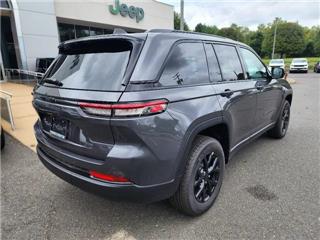 2024 Jeep Grand Cherokee altitude