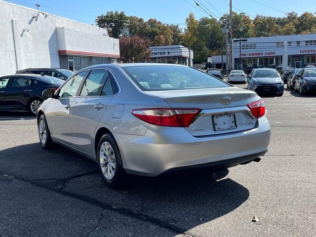 2016 toyota camry le