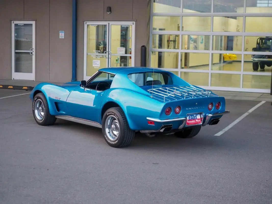 350 v8 muncie 4-speed blue