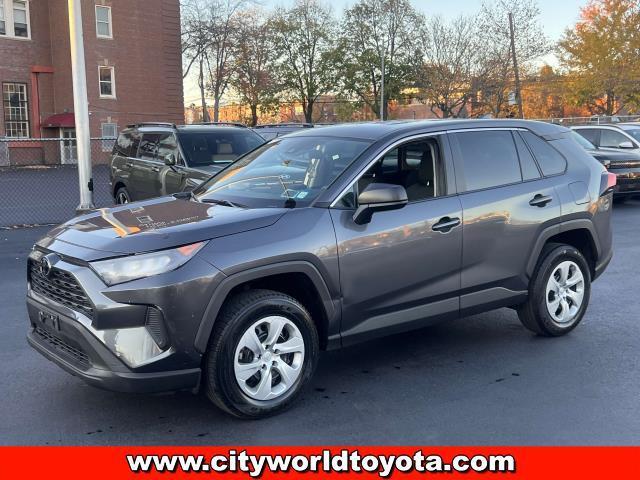2022 toyota rav4 le