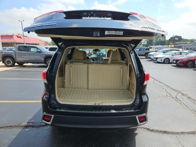 2018 toyota highlander limited