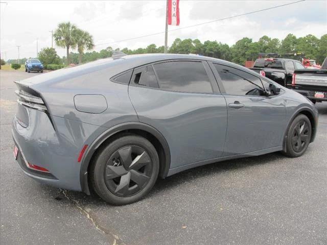 2024 toyota prius l
