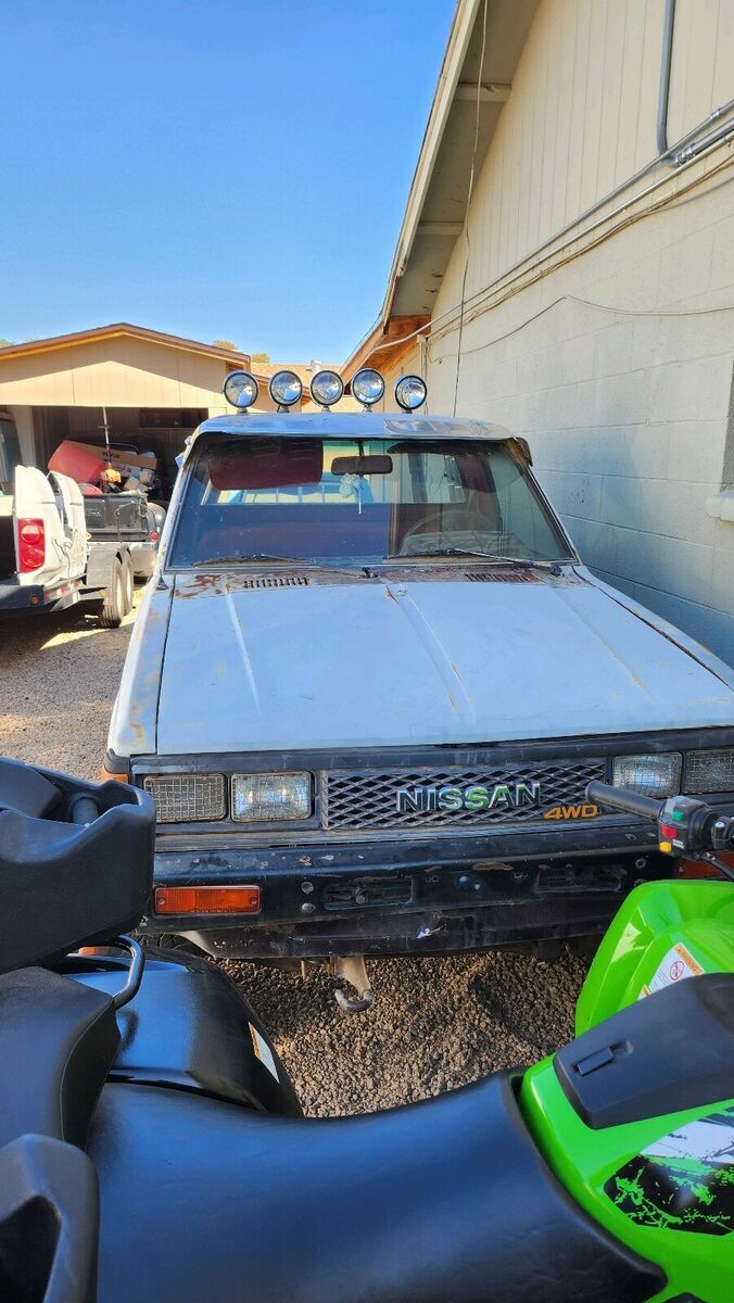 1983 nissan other pickups grey