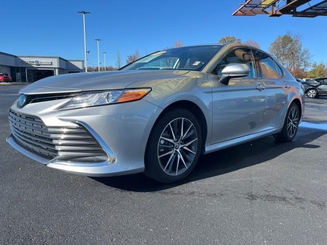 2023 toyota camry hybrid xle