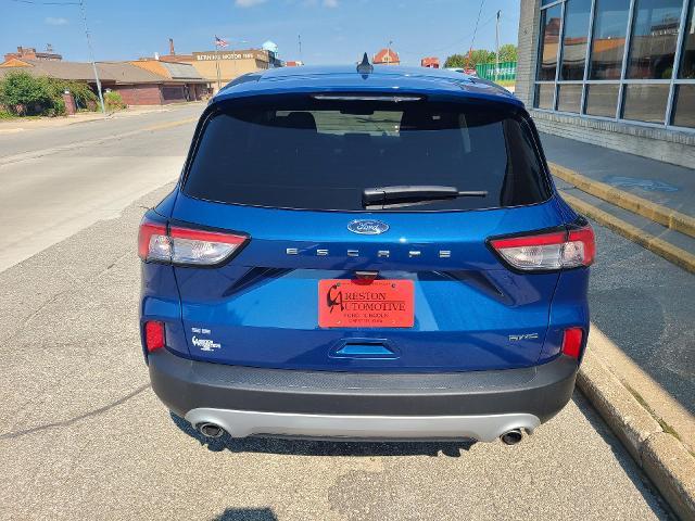 2022 ford escape se