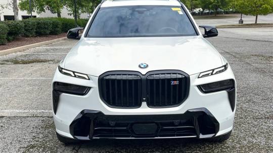 2024 BMW X7 m60i
