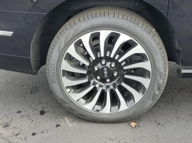 new 2024 lincoln navigator l black label