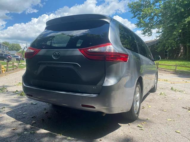 2016 toyota sienna le