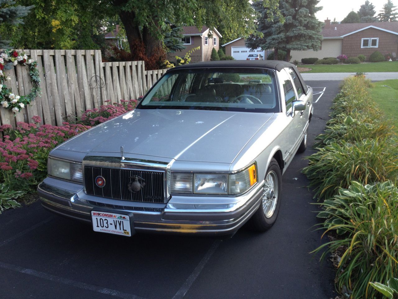 1990 lincoln town car cartier sedan 4-door 5.0l