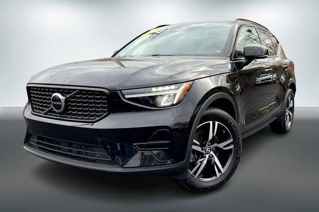 2024 volvo xc40 b5 core bright theme