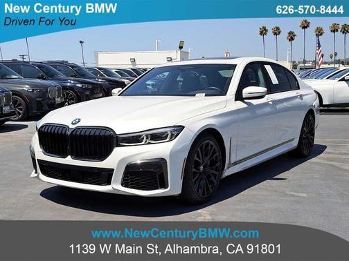 2022 bmw 740