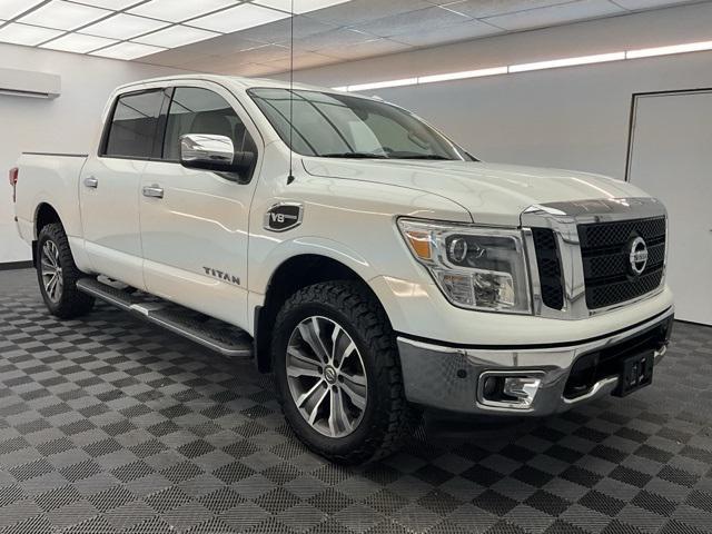 2017 nissan titan sl