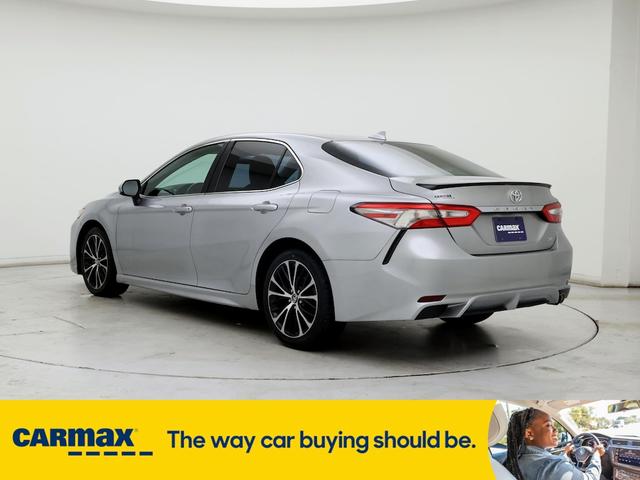 2019 toyota camry se