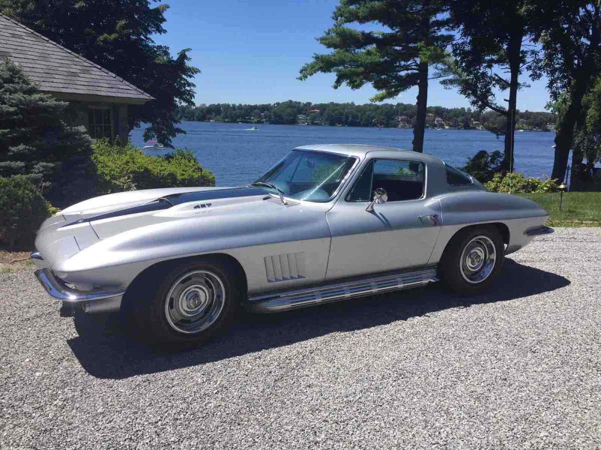 1967 chevrolet corvette grey rwd manual coupe 427 big block 390 hp 4sp