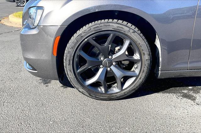 2023 chrysler 300 s