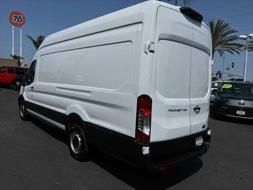 2023 ford transit-250