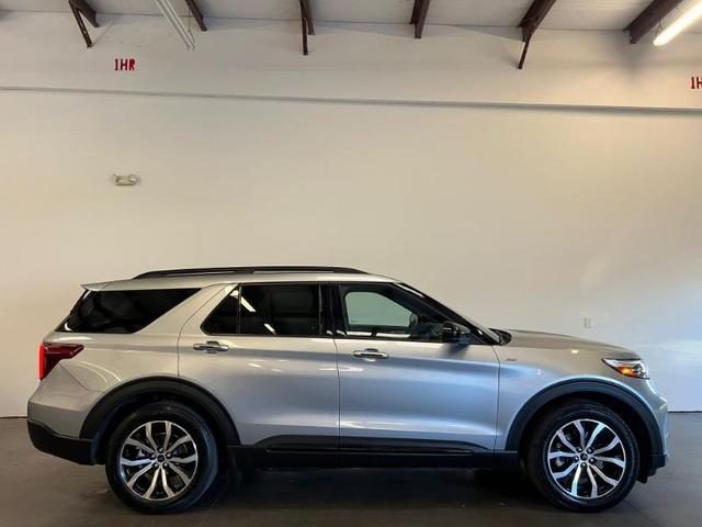 2022 ford explorer st-line