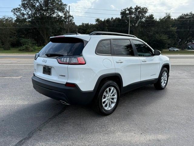 2022 jeep cherokee latitude lux