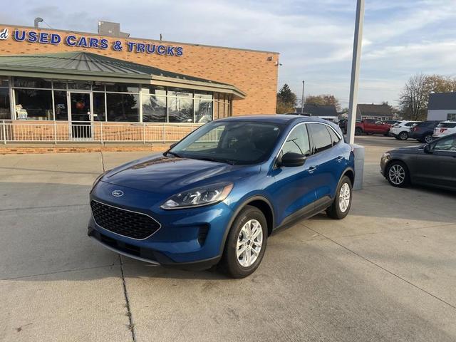 2022 ford escape se