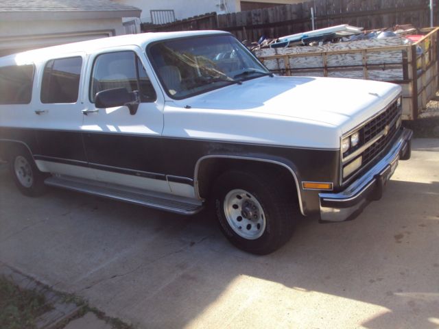 1991 stock chevrolet chevy suburban 2wd 42,500 original miles like new tires