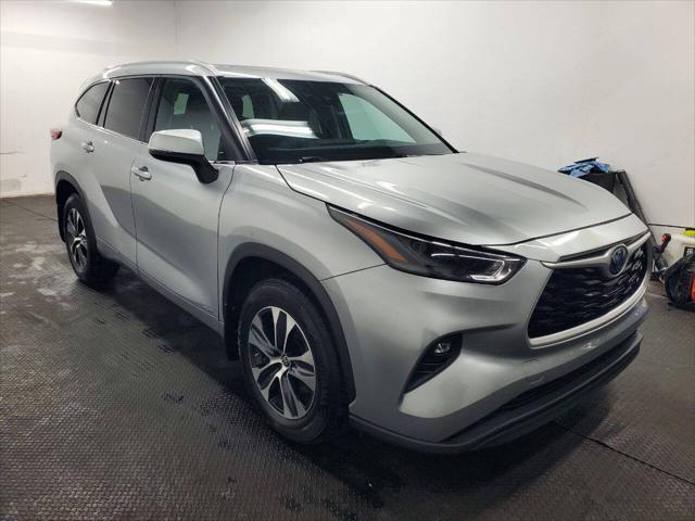 2022 toyota highlander hybrid xle