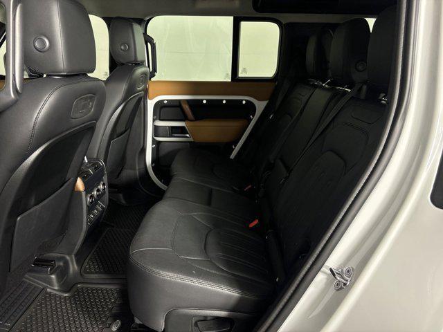 2022 land rover defender 110 se