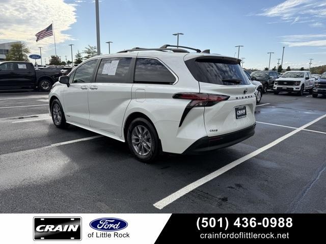 2021 toyota sienna xle