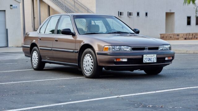 1990 honda accord sedan brown fwd automatic lx