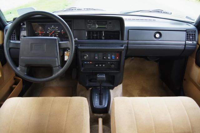only 84k miles 240dl 240 dl runs & drives great extra clean