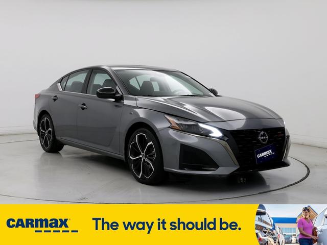 2023 nissan altima sr