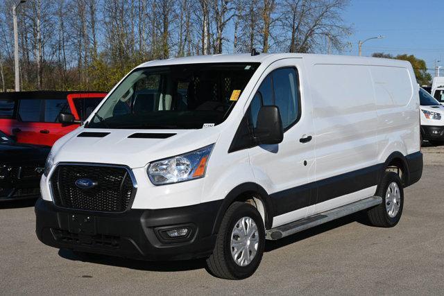 2022 ford transit-250 base