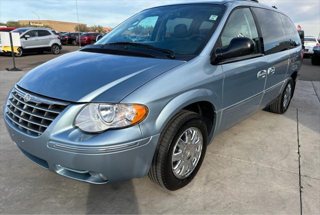 2005 chrysler town & country limited