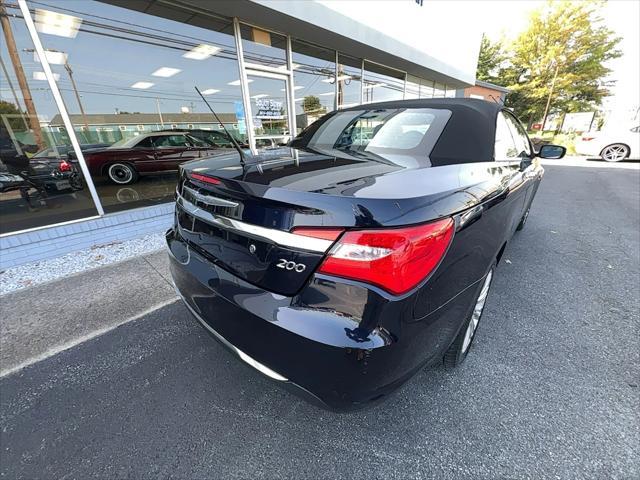 2011 chrysler 200 limited
