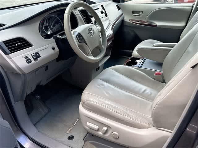 2013 toyota sienna xle