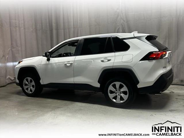 2022 toyota rav4 le