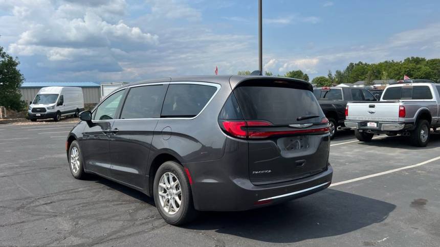 2023 chrysler pacifica touring l