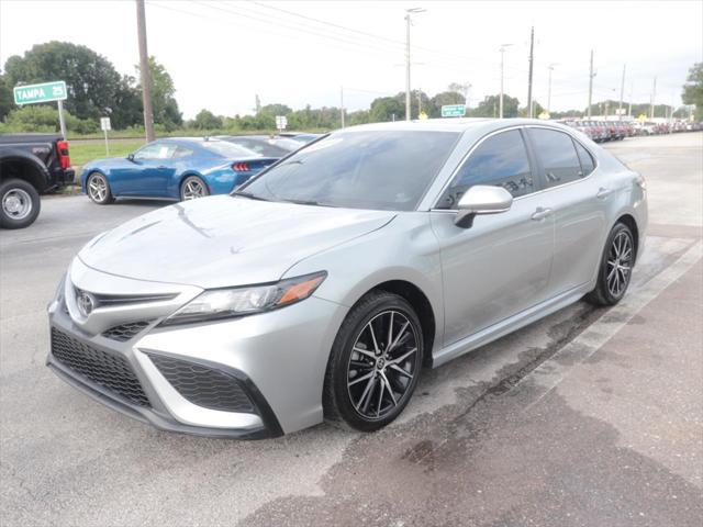 2022 toyota camry se
