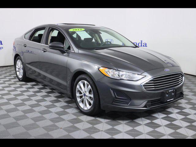 2019 ford fusion se