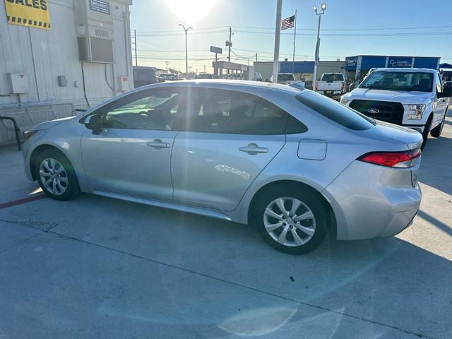2022 toyota corolla le