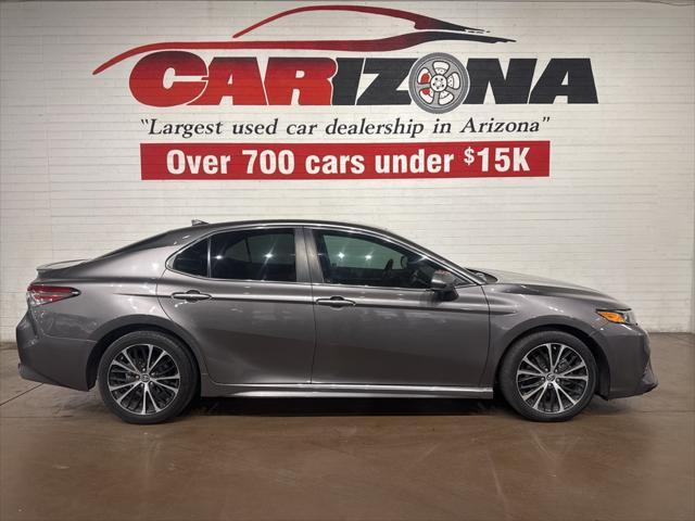2019 toyota camry le