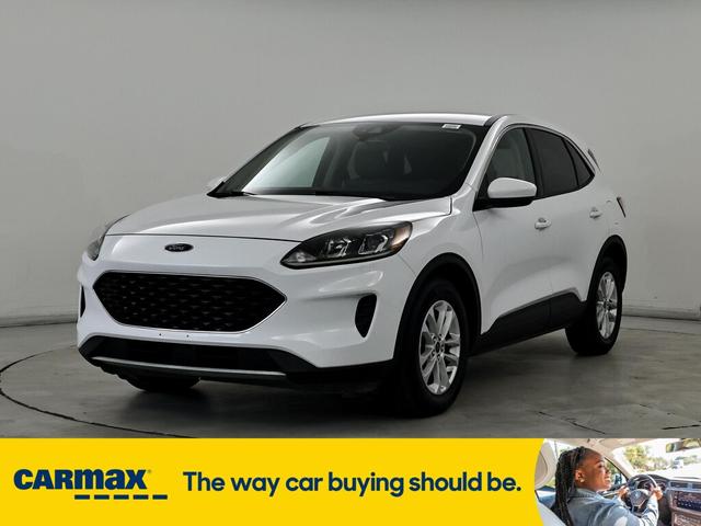 2020 ford escape se