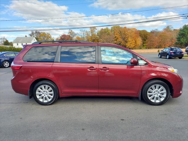 2016 toyota sienna le