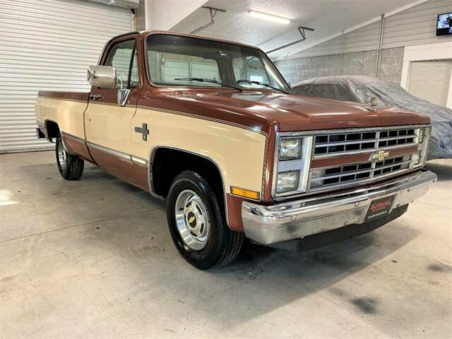 1986 chevrolet c/k 10 series c10 silverado 2dr standard cab lb automatic 4-speed