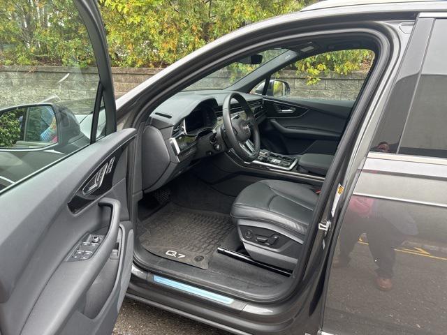 2023 audi q7 45 premium