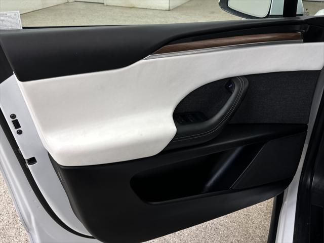 2022 tesla model x dual motor all-wheel drive