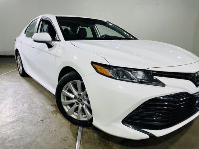 2020 toyota camry le in jersey city, new jersey