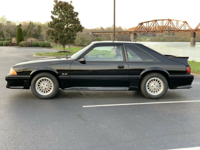 1989 ford mustang âï¸âï¸3000 milesâï¸âï¸ super clean low miles survivor no svt cobra