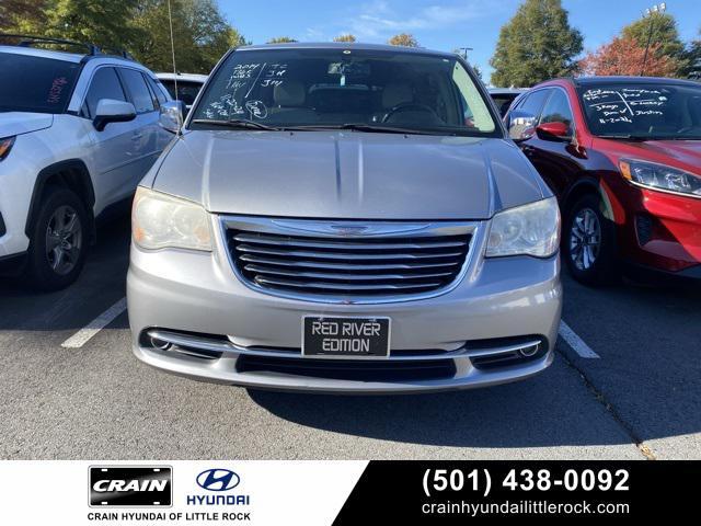 2014 chrysler town & country touring-l