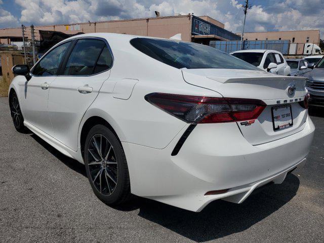 2022 toyota camry se