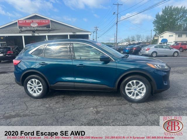 2020 ford escape se
